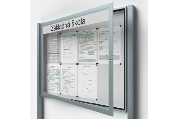 Zárható információs vitrin 8xA4 SIDE50 táblával és oszlopokkal