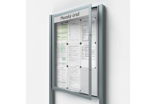 Zárható információs vitrin 9xA4 SIDE50 táblával és oszlopokkal