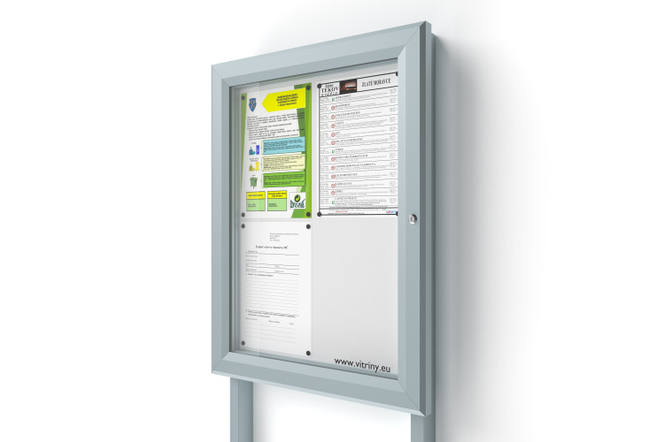 Kültéri információs vitrin 4xA4 SIDE60 oszlopokkal