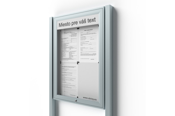 Zárható információs vitrin 4xA4 UP50 táblával és oszlopokkal