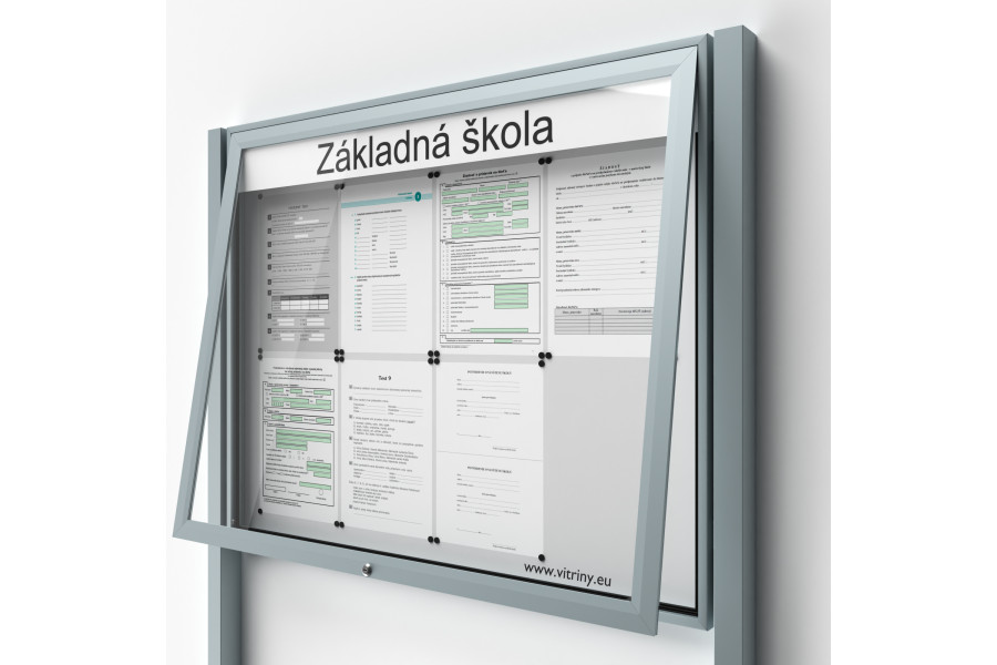 Zárható információs vitrin 8xA4 UP50 táblával és oszlopokkal