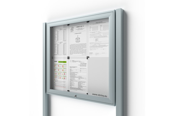 Zárható információs vitrin 6xA4 oszlopokkal