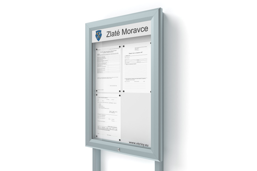 Kültéri információs vitrin 4xA4 UP60 táblával és oszlopokkal