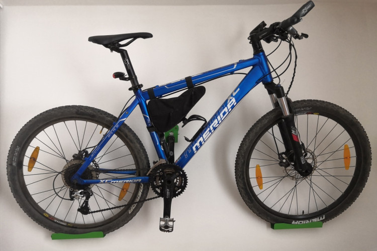 Kerékpár fali tartó pedálokhoz, zöld