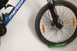 Kerékpár fali tartó pedálokhoz, zöld