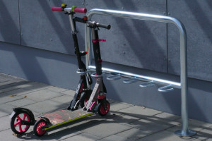 Rollertartó állvány 5 férőhelyes, 100 cm, horganyzott