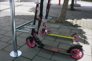 Rollertartó állvány 5 férőhelyes, 100 cm, horganyzott