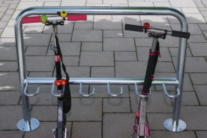 Rollertartó állvány 5 férőhelyes, 100 cm, horganyzott